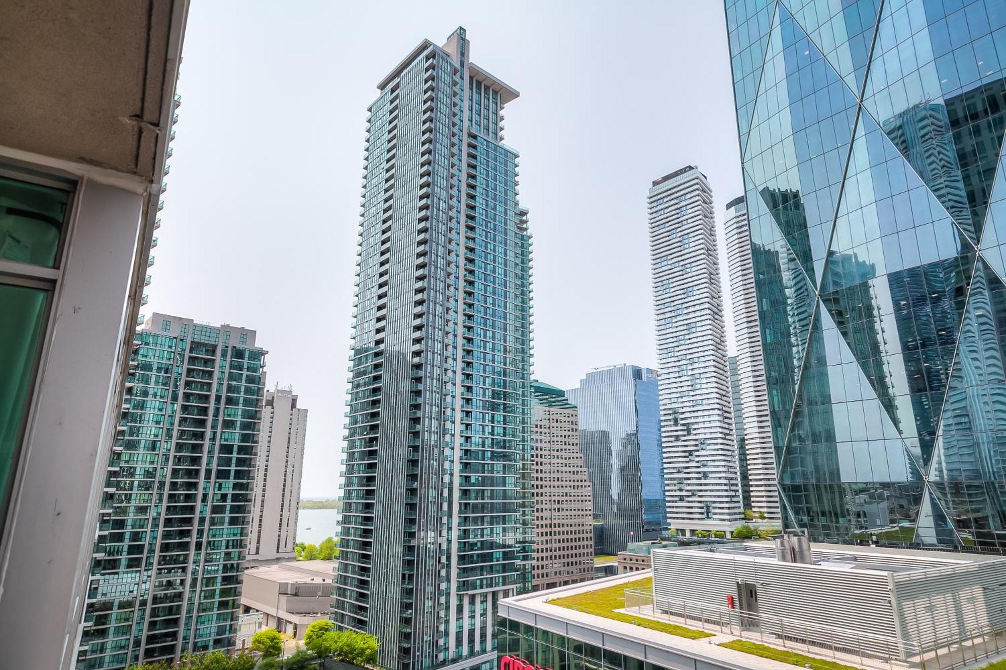 Rivetstays - The Yonge Toronto Eksteriør billede