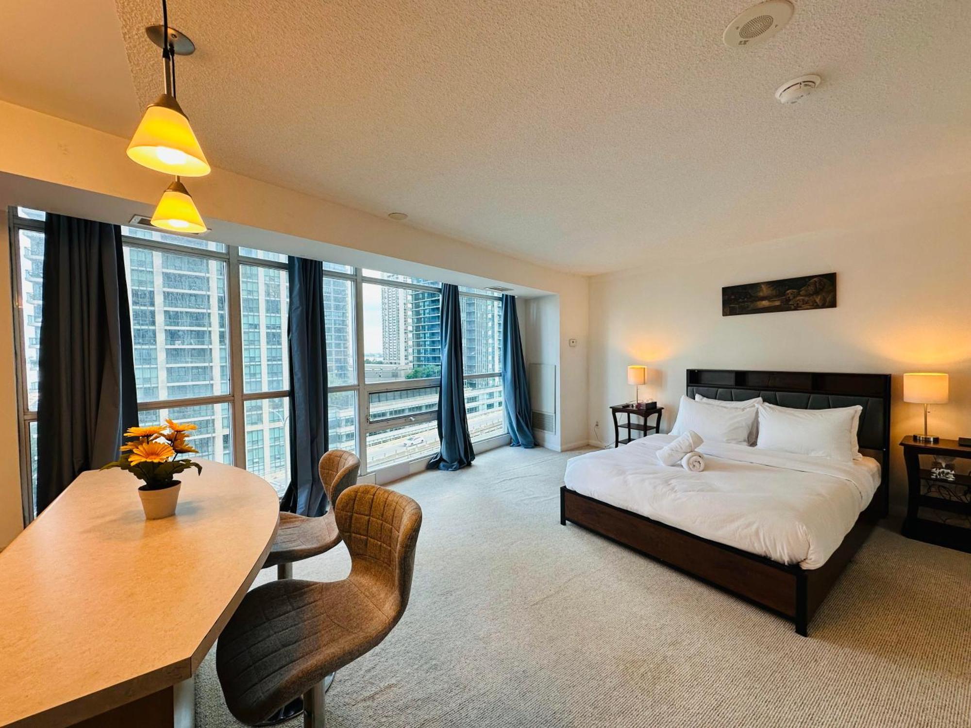 Rivetstays - The Yonge Toronto Eksteriør billede