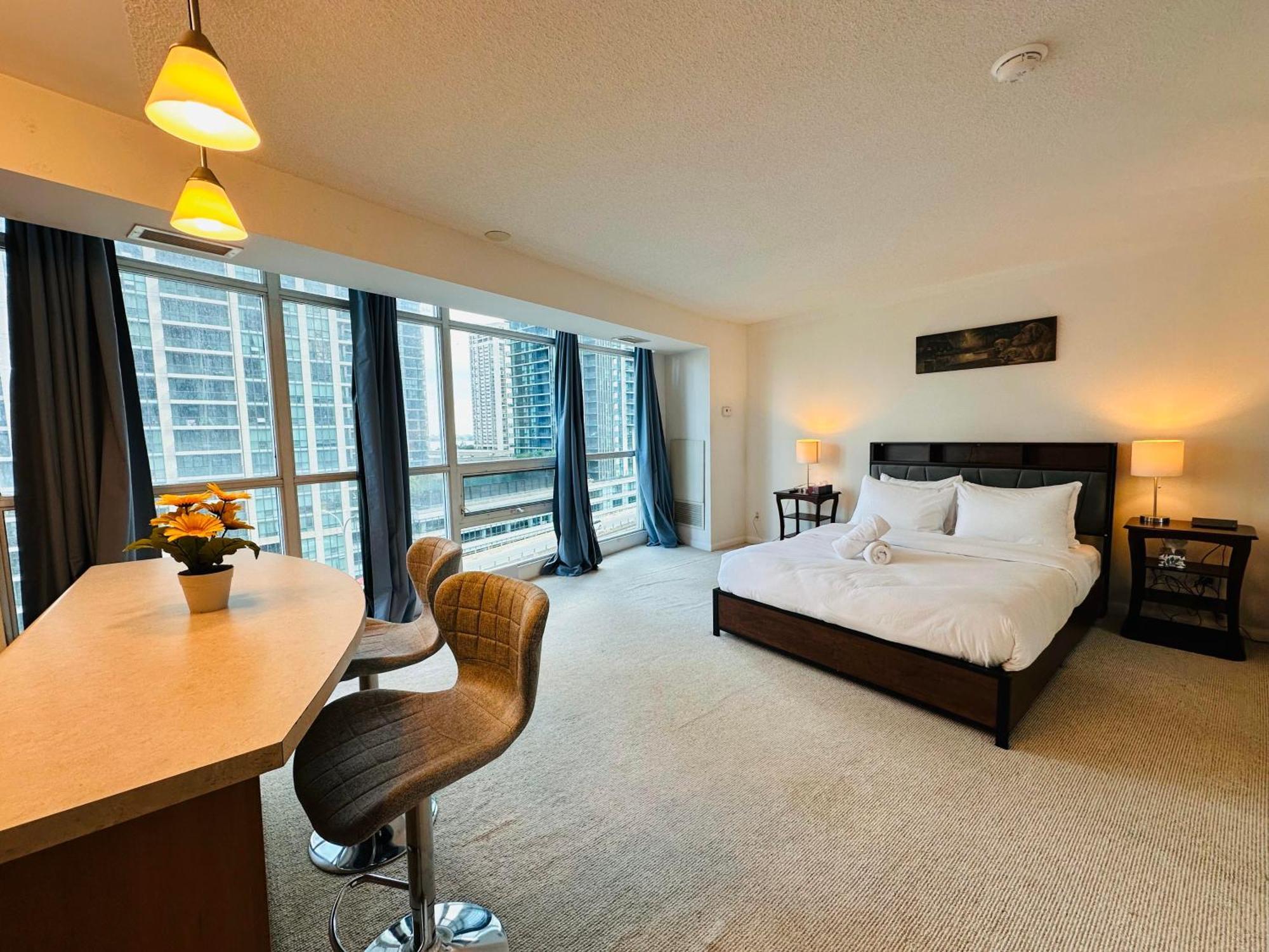 Rivetstays - The Yonge Toronto Eksteriør billede